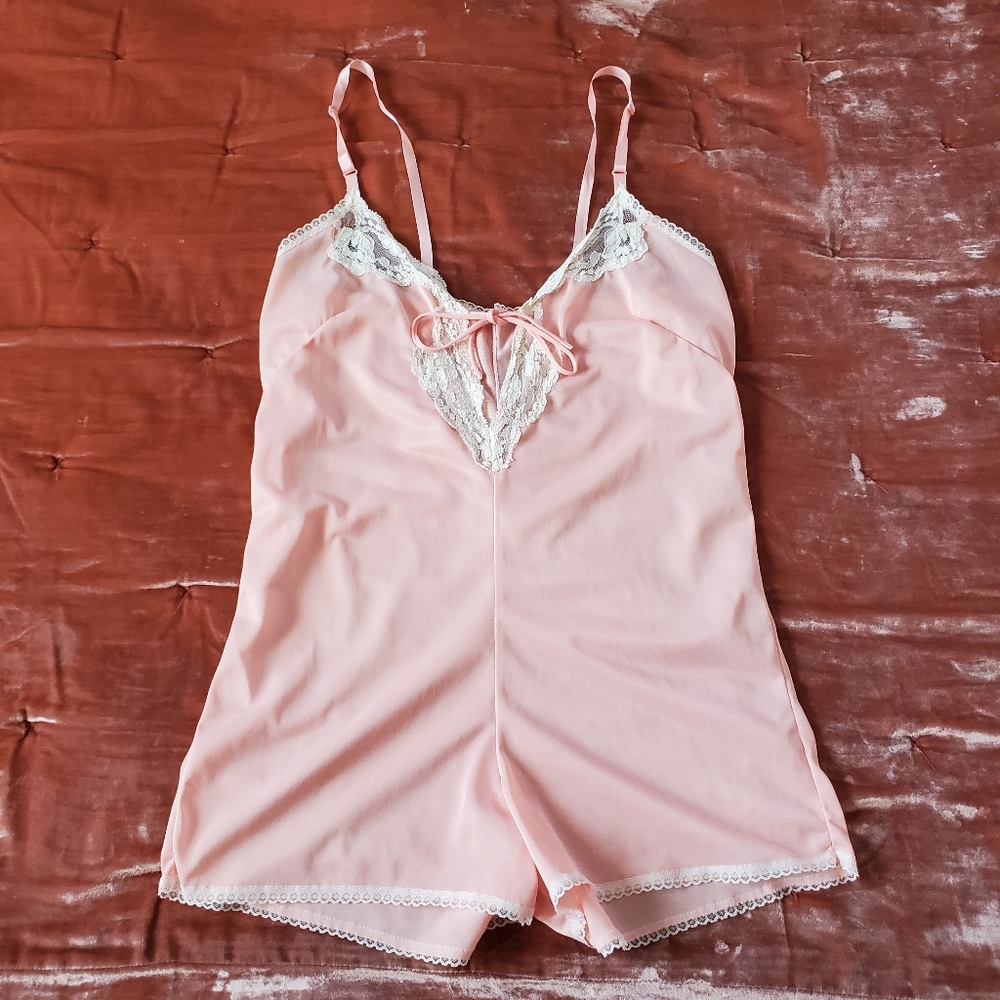 Pink w white lace vintage lingerie sleep romper - Picture 13 of 16